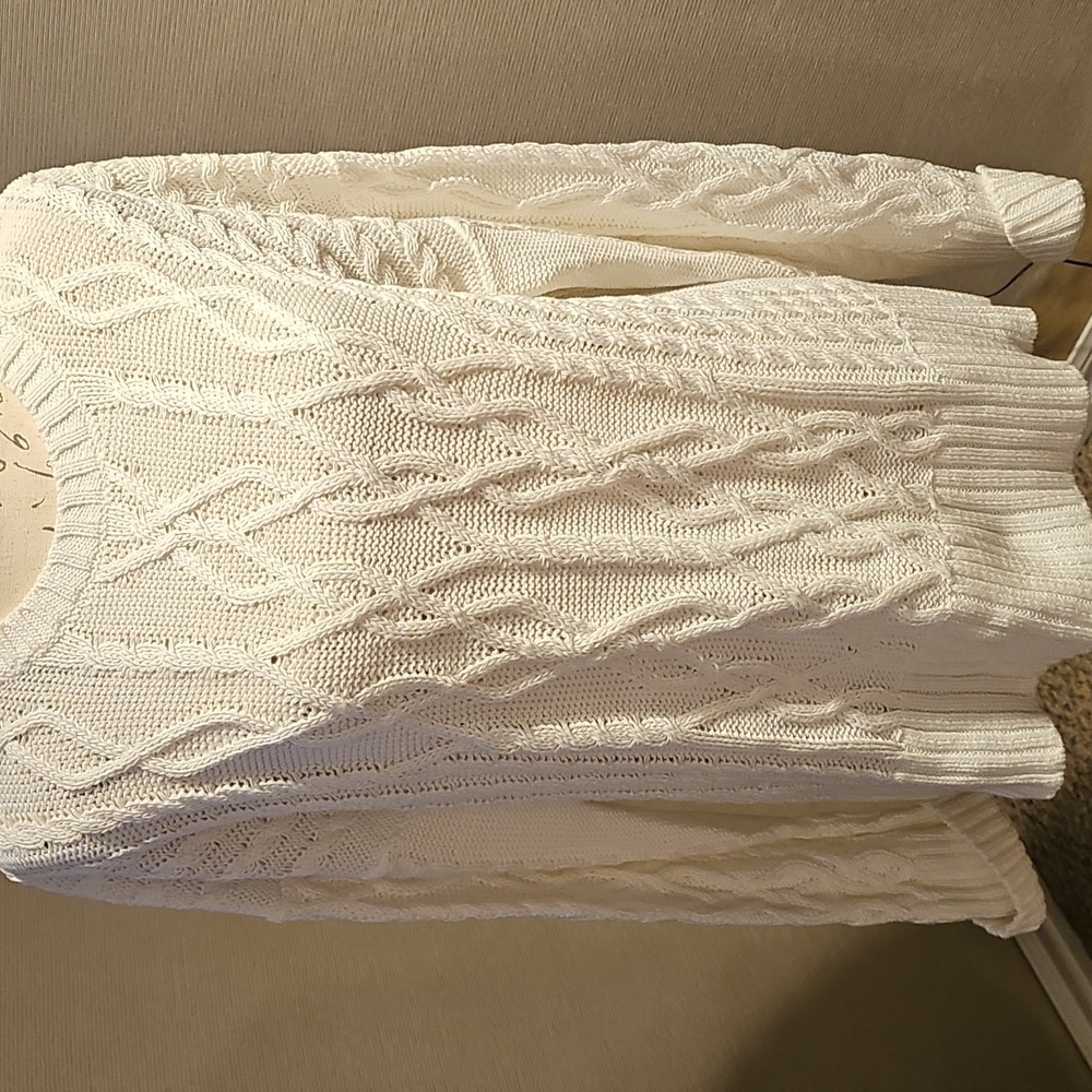 Brooks Brothers white cable sweater.. size XL - Picture 3 of 9